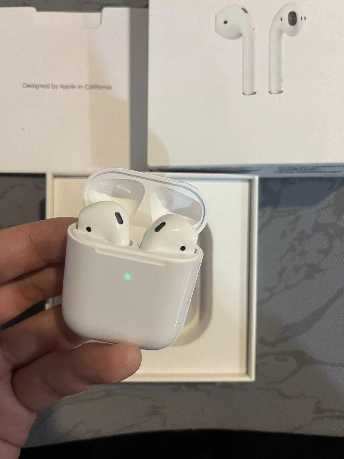 Apple Airpods 2nd Generation Bluetooth Earbuds Earphone +Charging Case White