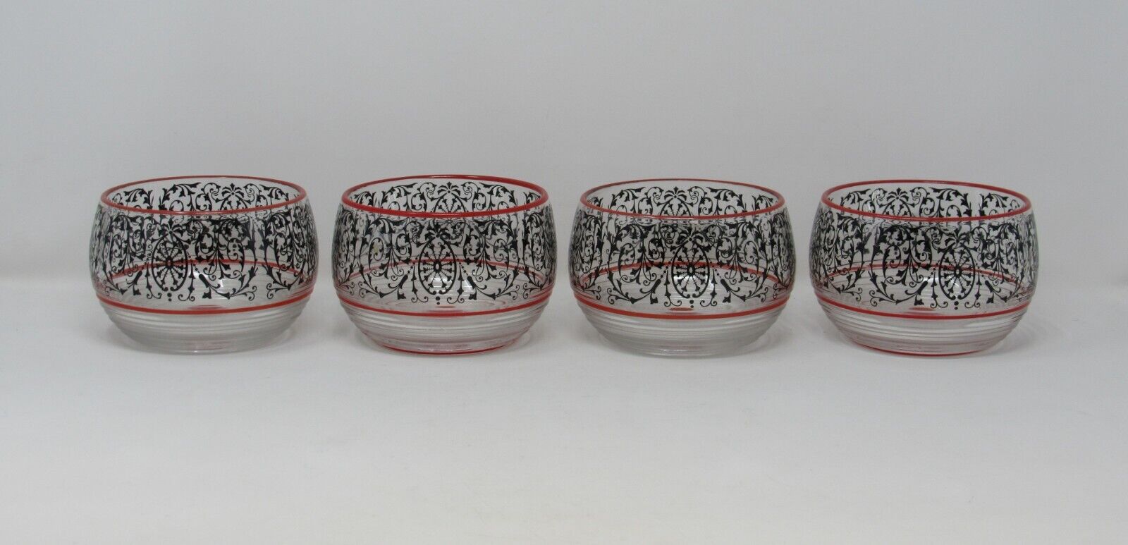 Lot of Four Caimbridge Tally Ho Finger Bowls with D/1007 Lace Decoration