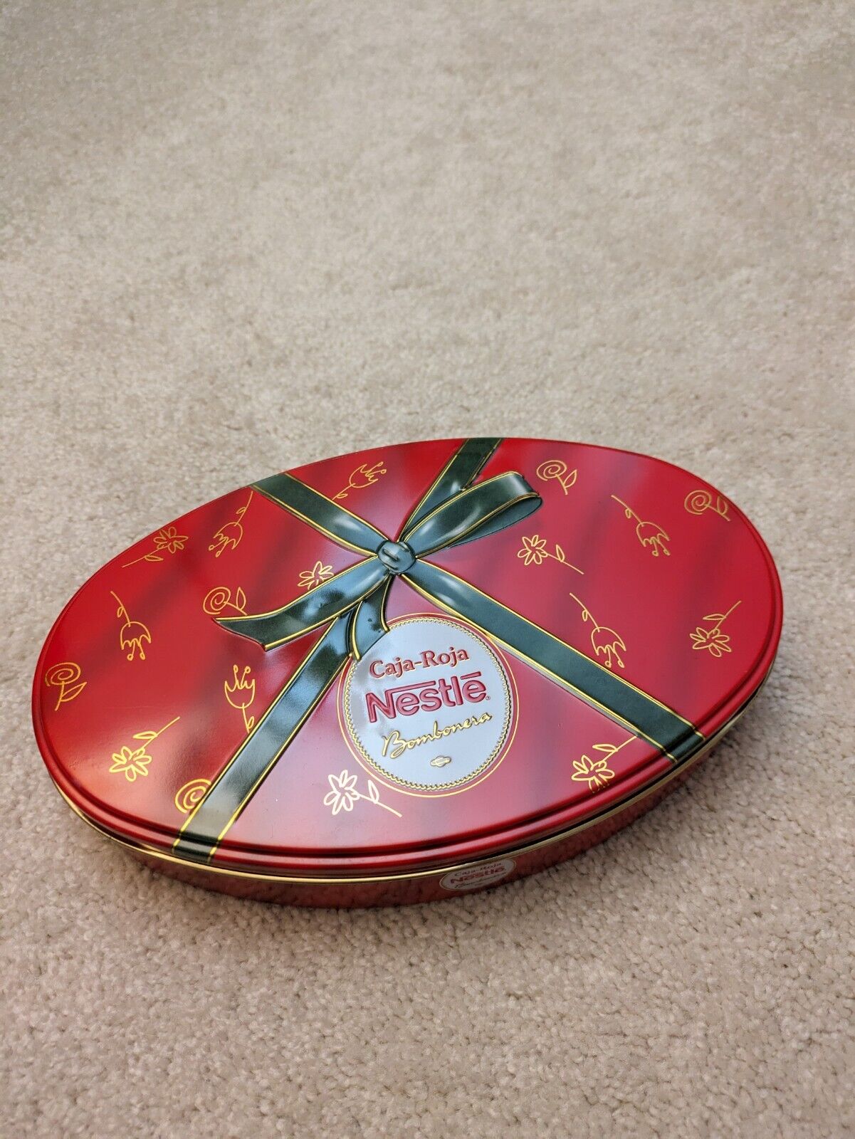 Vintage - 1996 Nestle Chocolate Caja Roja- Bombonera -  Spanish-Oval Biscuit Tin