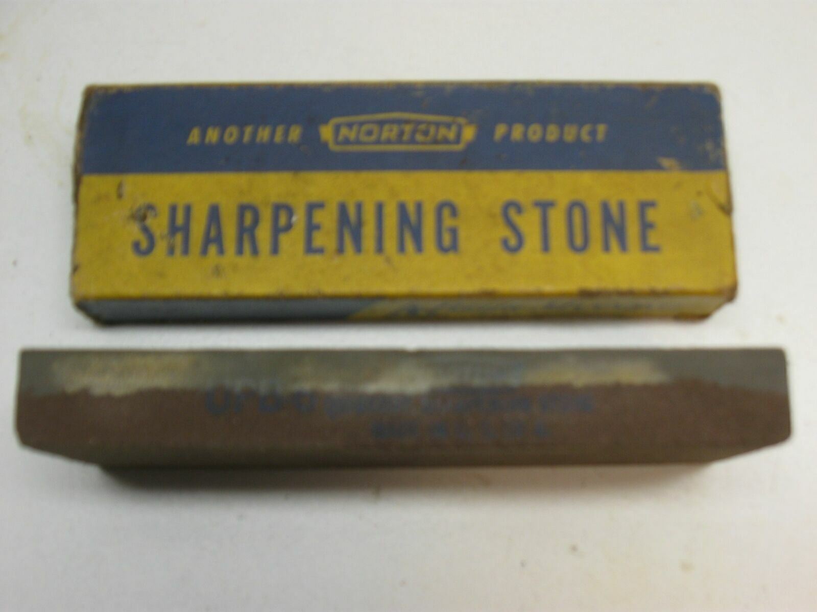 VINTAGE Norton BENCH/SHARPENING STONE Original Box,  C73