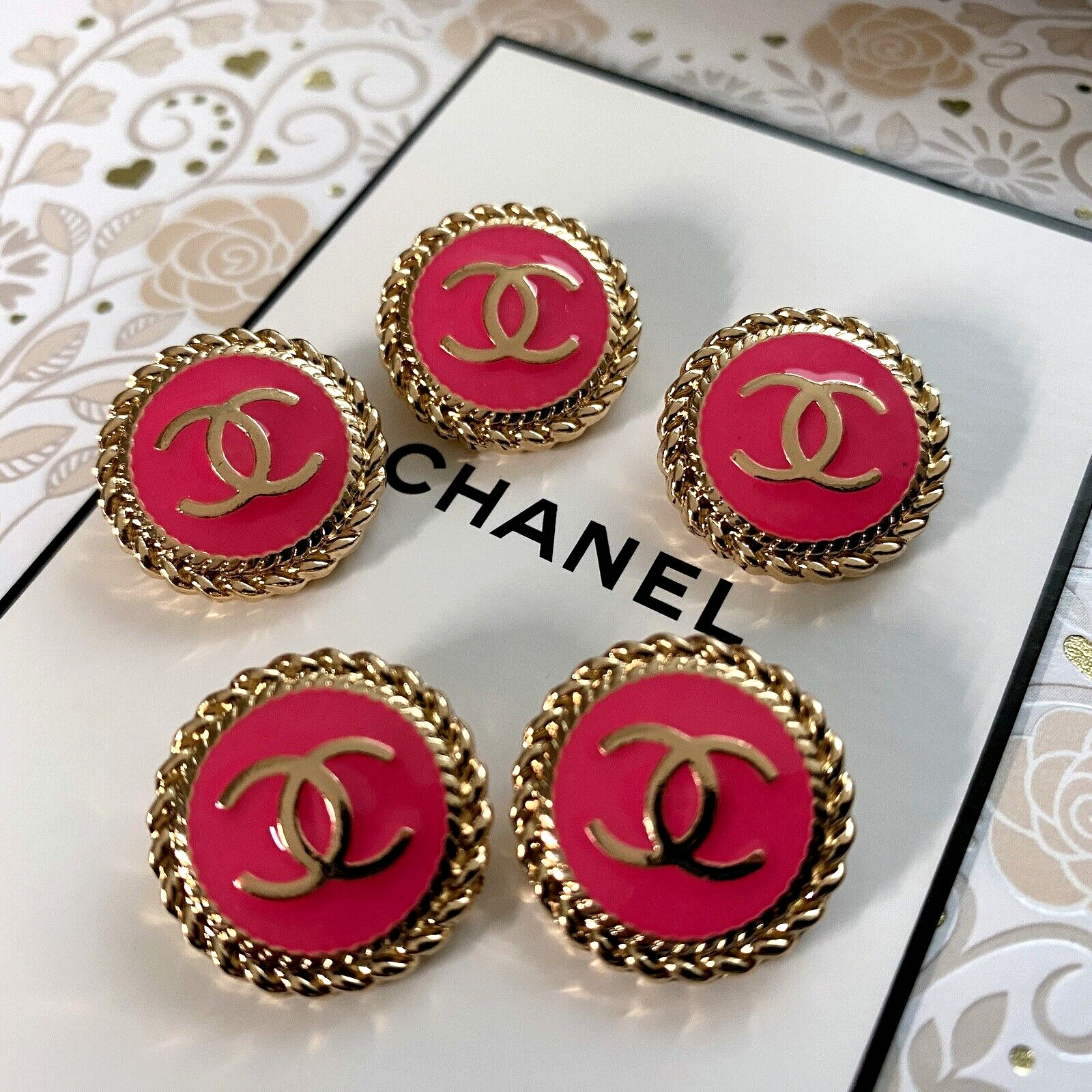 Lot of 8 Chanel Button Gold Tone CC Buttons 20 mm Stamped Logo 0,79 inch purple