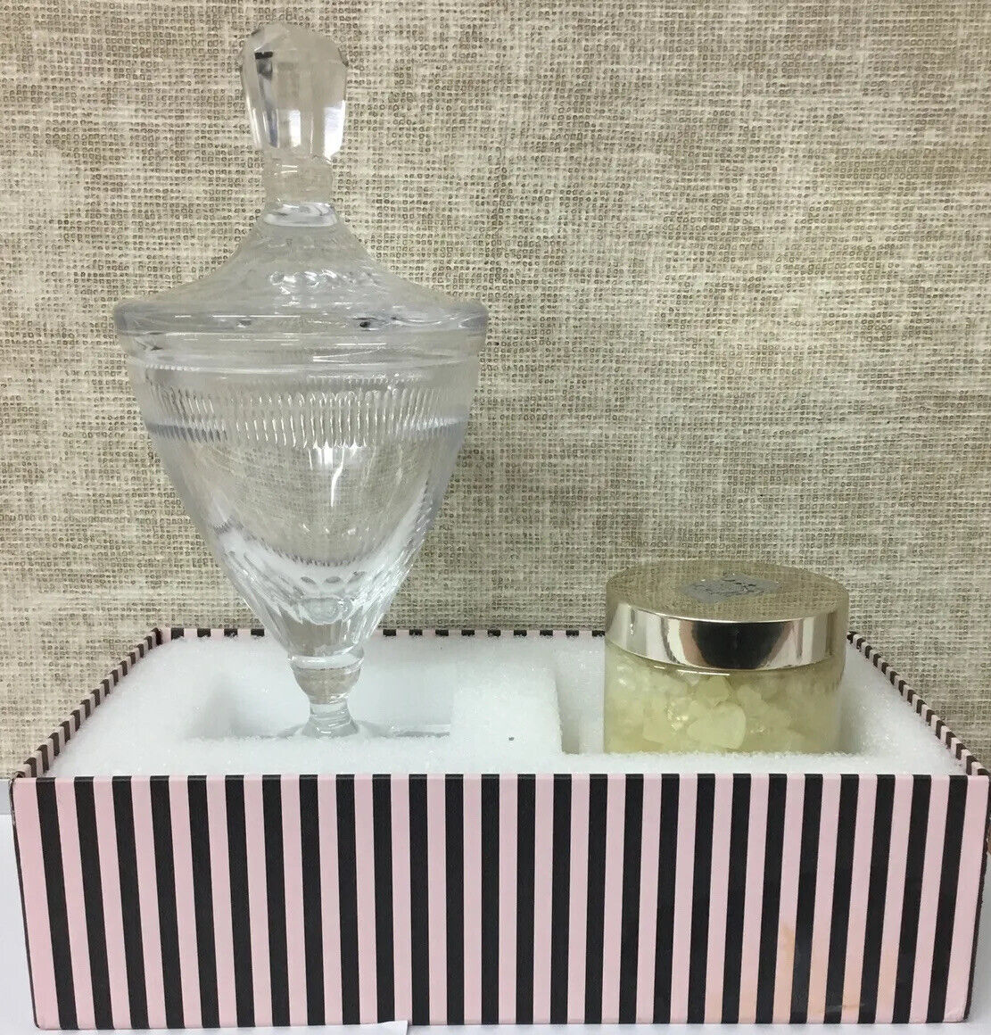 Juicy Couture for Women 10.5 oz Sea Salt Soak in Crystal Goblet Brand New