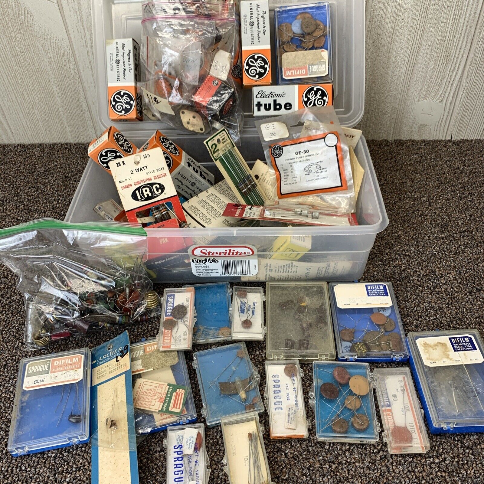 Mixed Lot of Resistors GE, Sprague, Electronic Tubes MISC Vintage Radio Parts