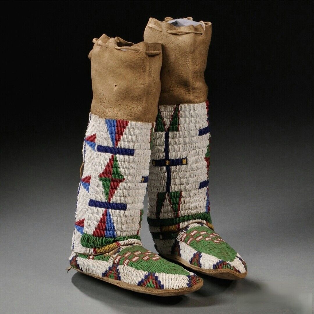 Powwow Regalia Native Woman Handmade Beaded Moccasin with Leggings
