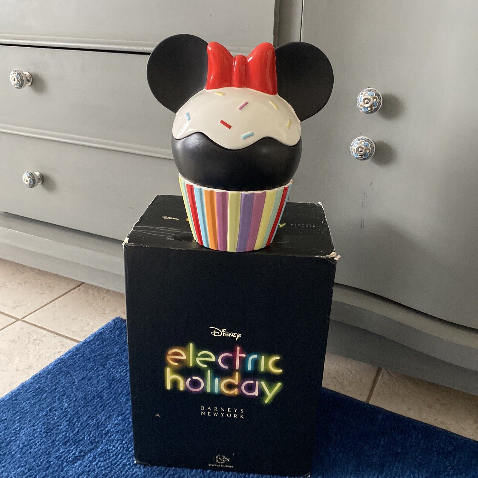Rare Disney Lenox Barneys  New York Cookie jar Minnie electric holiday new