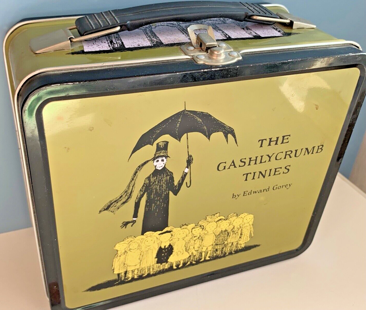 vtg EDWARD GOREY Lunch Box THE GASHLYCRUMB TINIES steampunk tin print book metal