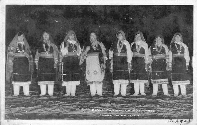 Zuni Indian Chorus Girls California 1950s OLD PHOTO