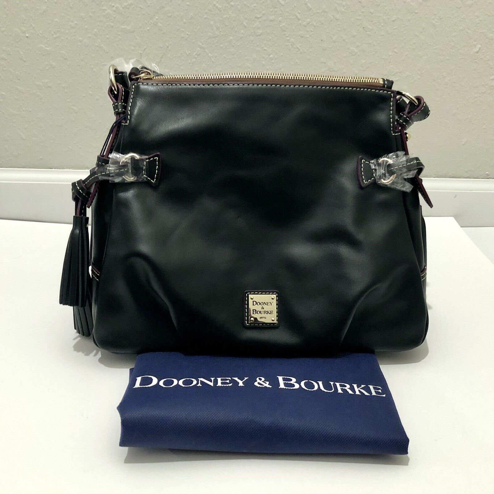 Dooney & Bourke Black Teagan Smooth Leather Shoulder Bag w/ Pouch & Keychain NWT