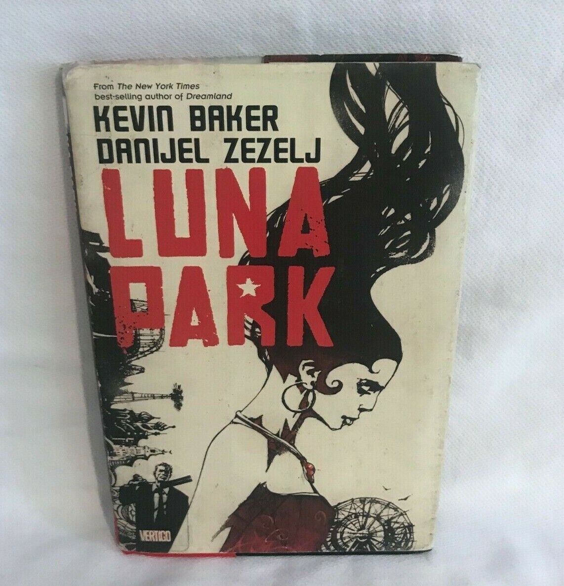 Luna Park Graphic Novel Vertigo Comics HC  Kevin Baker Danijel Zezelj