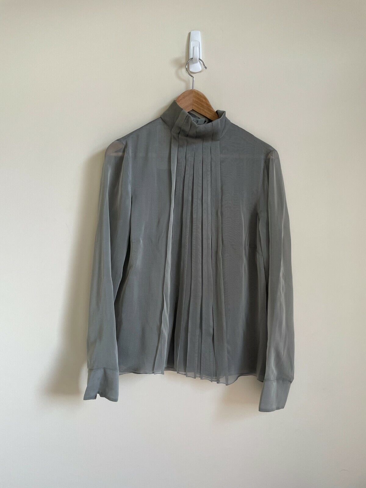 New AKRIS Women\'s Medium Gray Silk Blouse Size 10 Sheer Shirt Top NWT