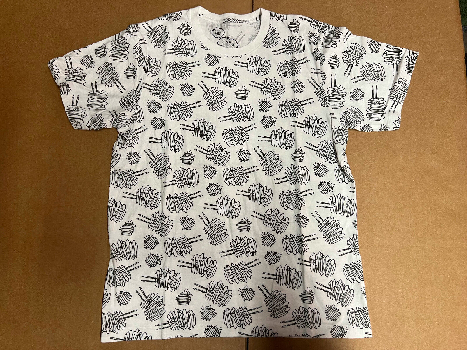 KAWS x Uniqlo Snoopy All Over Dust Clouds White Tee - Size L