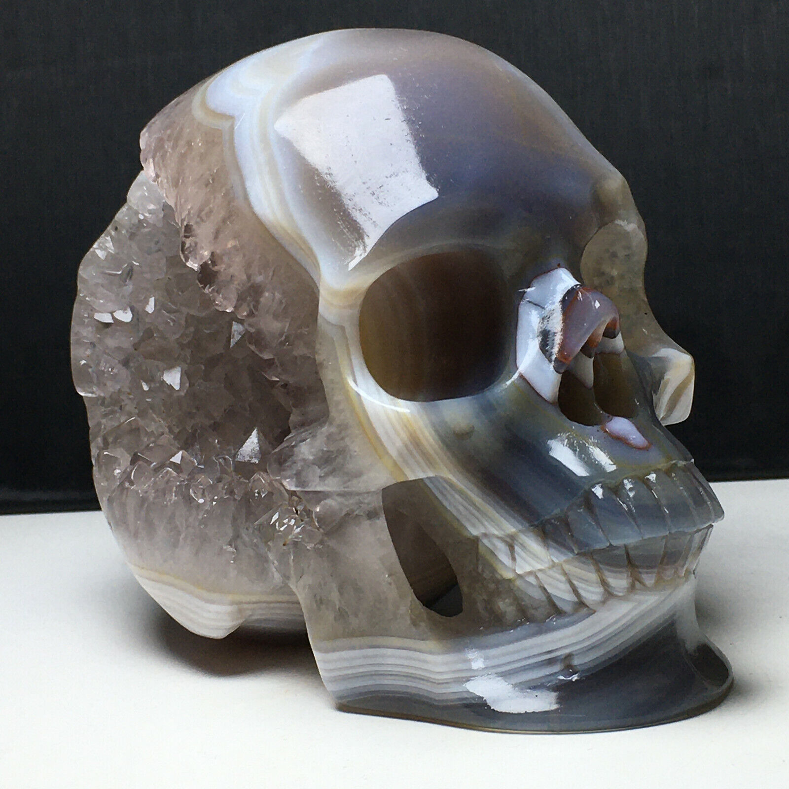 1025gNatural Crystal Agate Geode,Specimen Stone,Hand-Carved. The Exquisite Skull