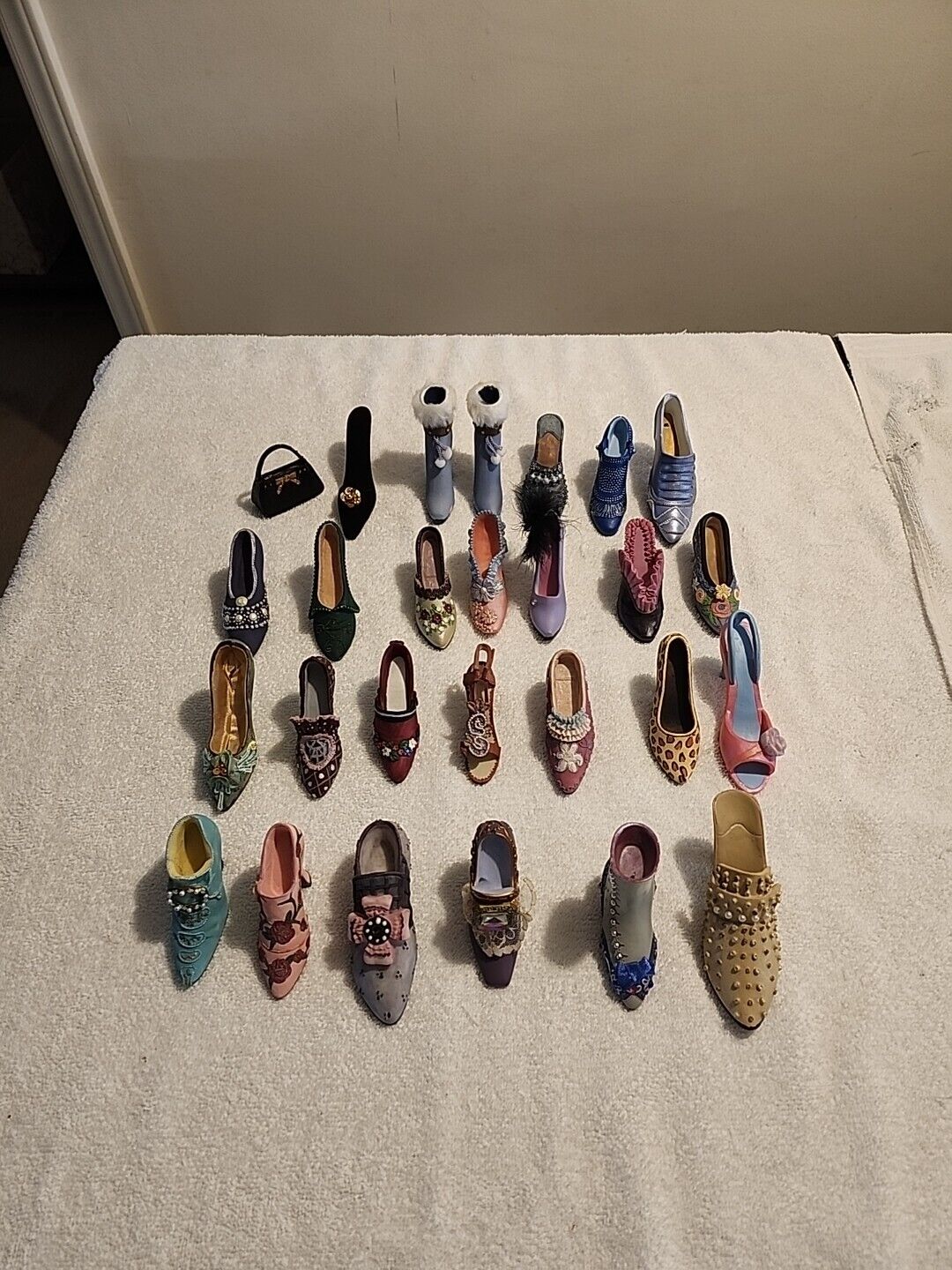 Large Lot of 27 Assorted Pieces Miniature Resin Shoe Collection Misc Brands 