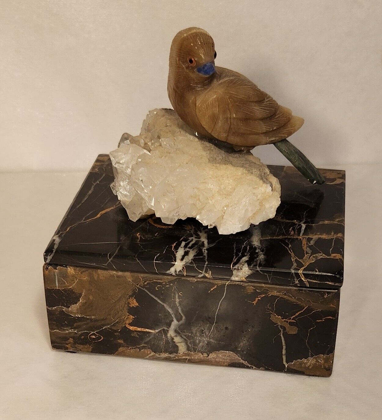 Natural Stone Onyx Trinket Desk Box With Carved Stone Bird On Quartz Crystal