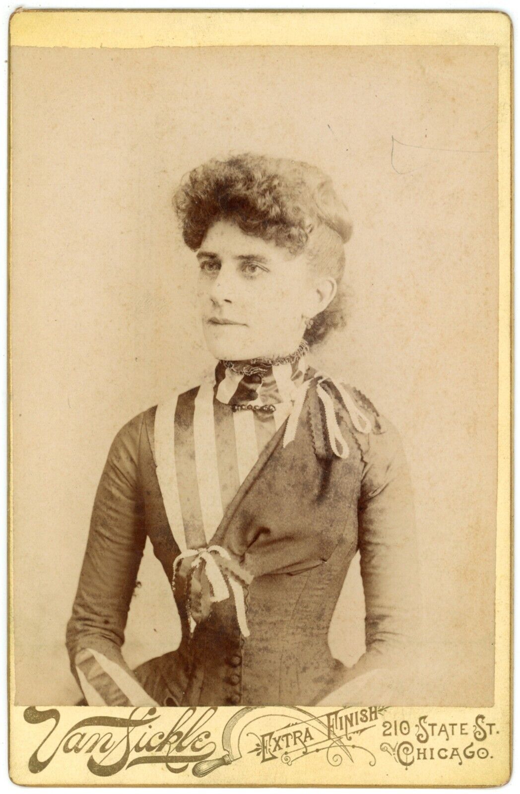 CIRCA 1800\'S CABINET CARD Lovely Woman Unique Victorian Dress Van Sickle Chicago