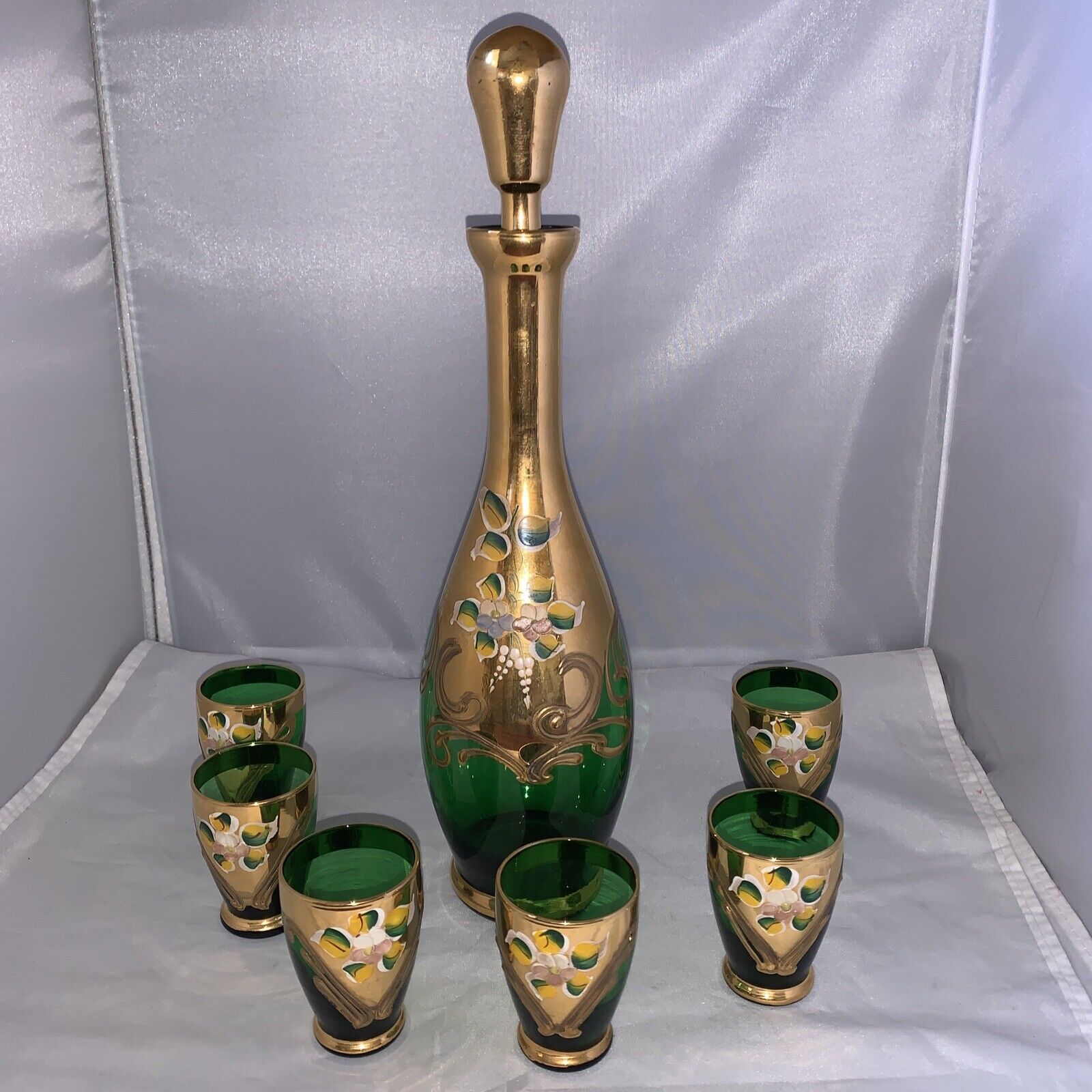 vtg Bohemain moser hand painted decanter & shot glasses in excellent condio
