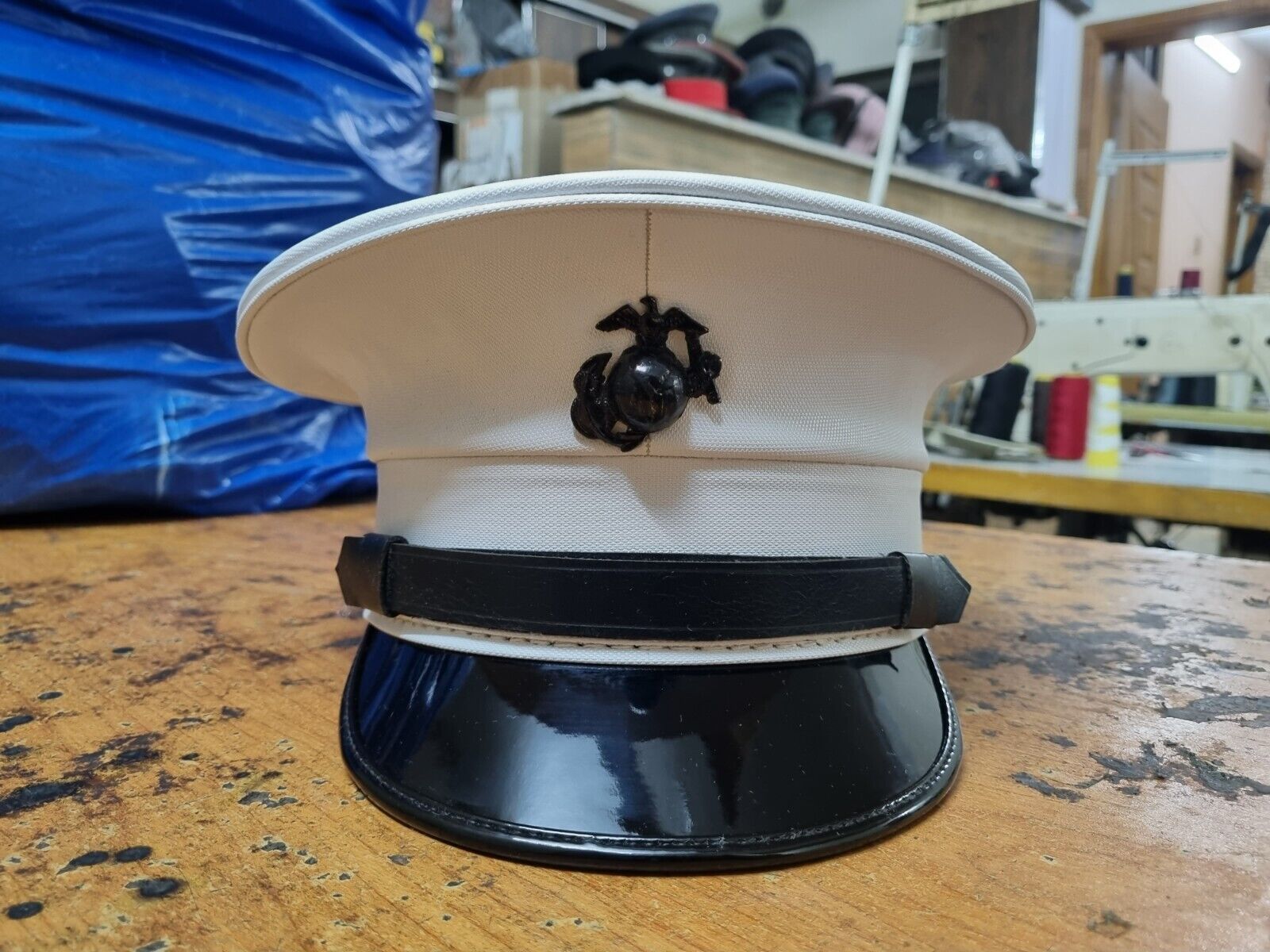 USMC Dress blues marine hat - With carrying case - White vinyl - never worn