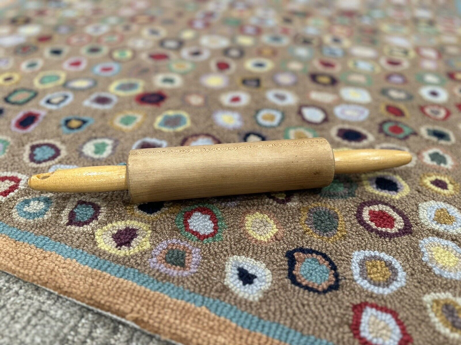 VINTAGE WOODEN ROLLING PIN CHILD'S SMALL 7