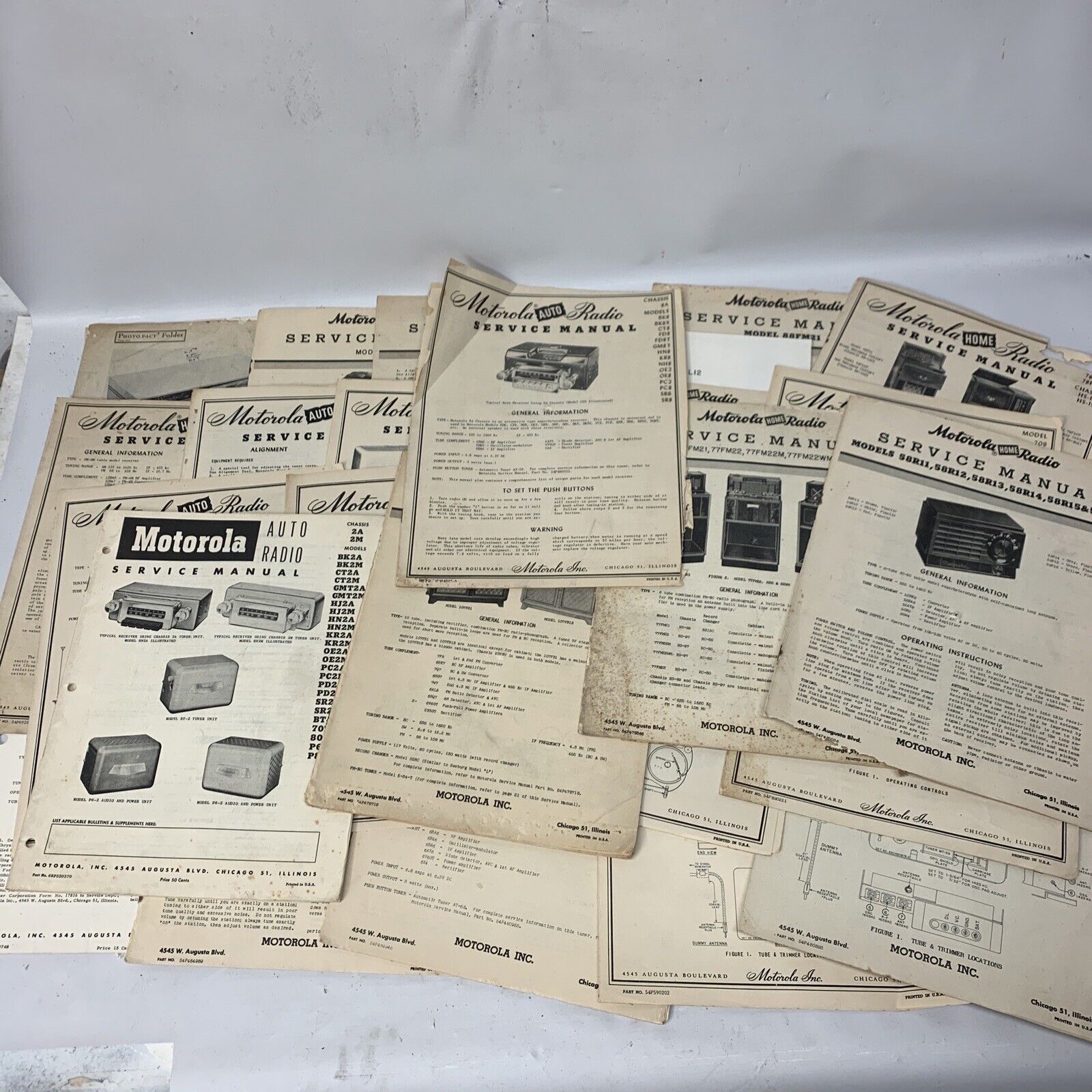 Lot of 25 1950-60’s Motorola Home Radio service manuals Auto Radio