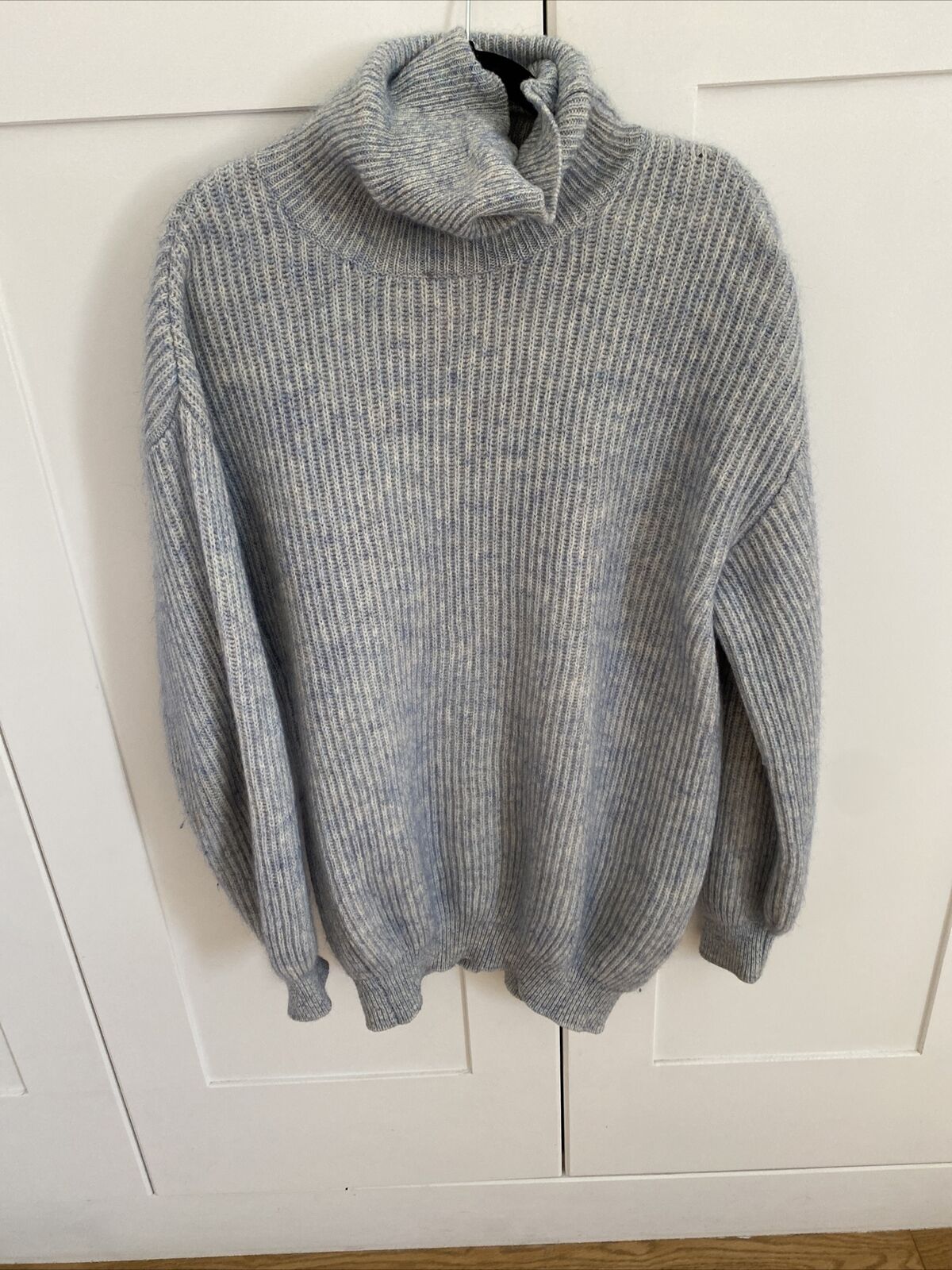 Stella McCartney Baby Blue Thick wool Roll turtleneck sweater jumper Size I 42