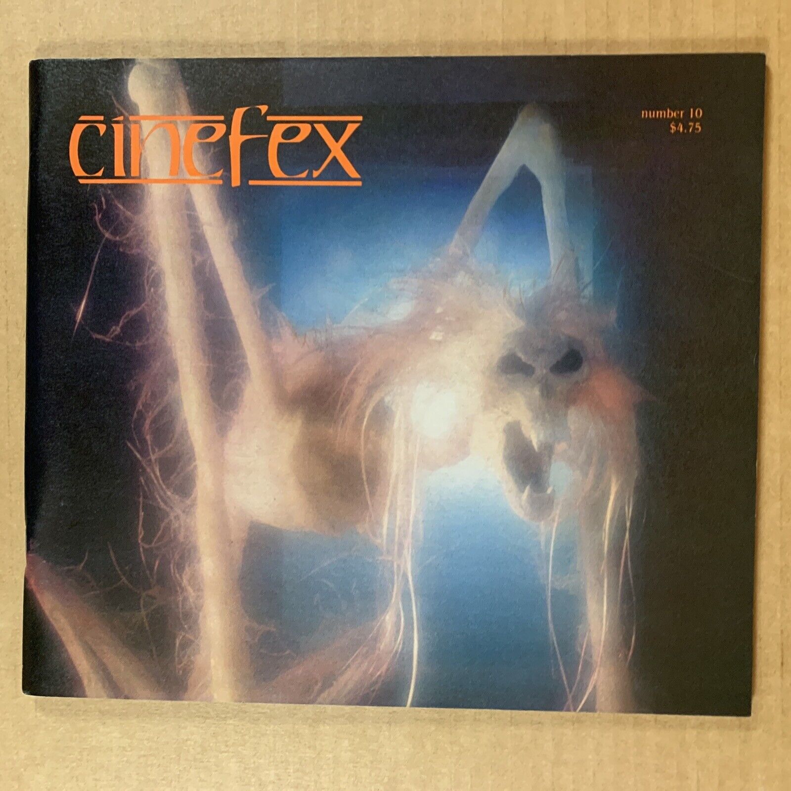 Cinefex # 10 October 1982 - Poltergeist - Firefox