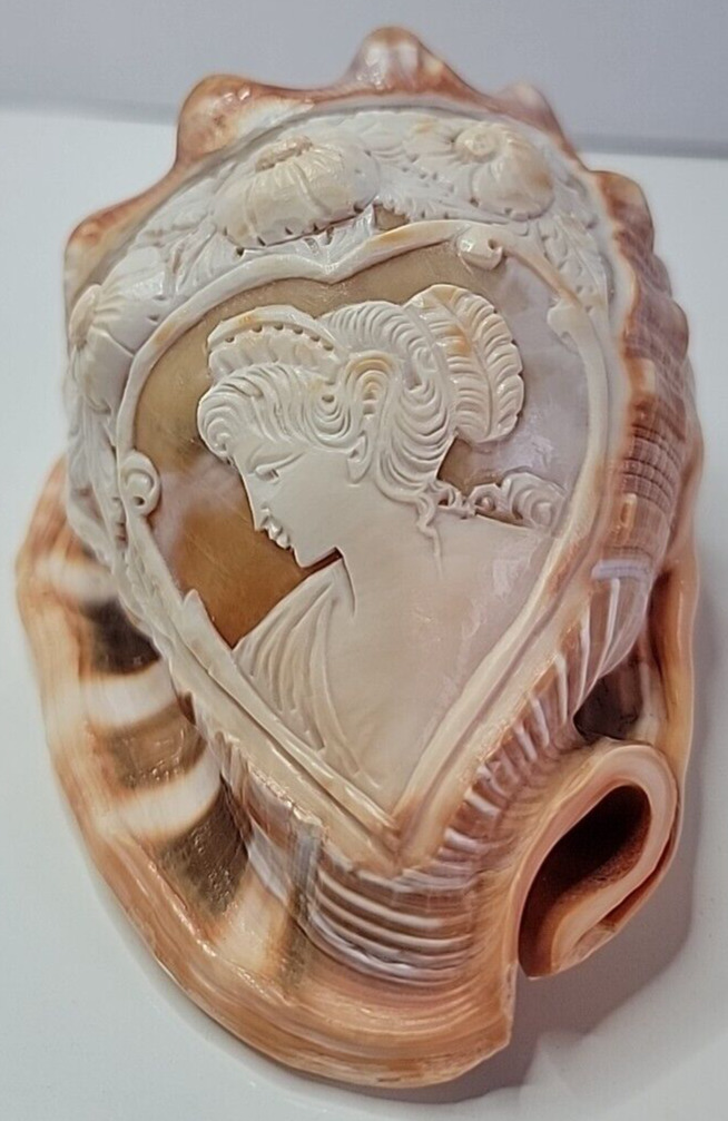Vintage Hand Carved Cameo Conch Shell Seashell Victorian Lady Italy 1980 signed