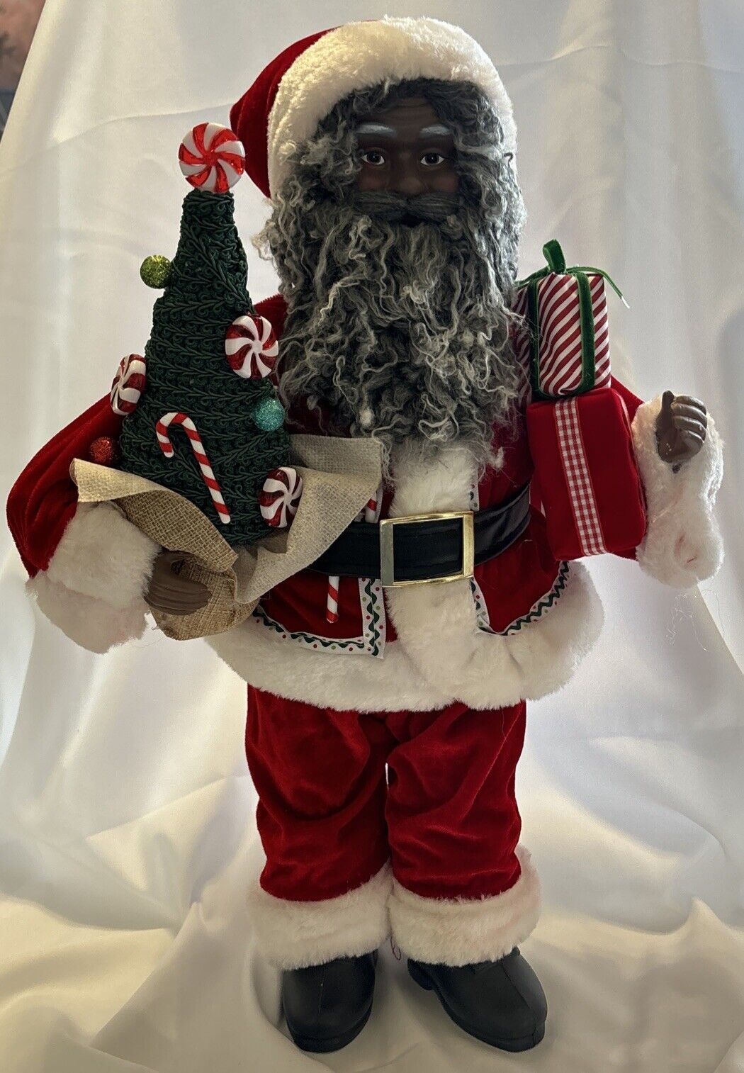 New African American Santa Claus figurine 18” Holding Gifts And Christmas Tree
