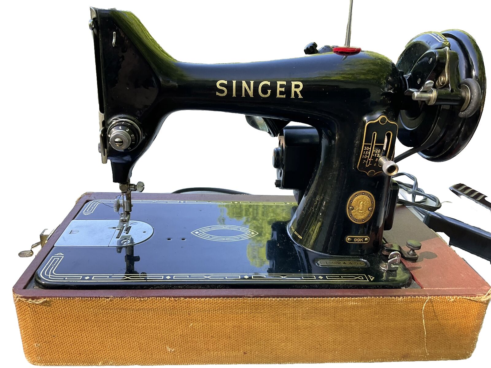 Vintage Singer Portable Sewing Machine 99K (Black and Gold)