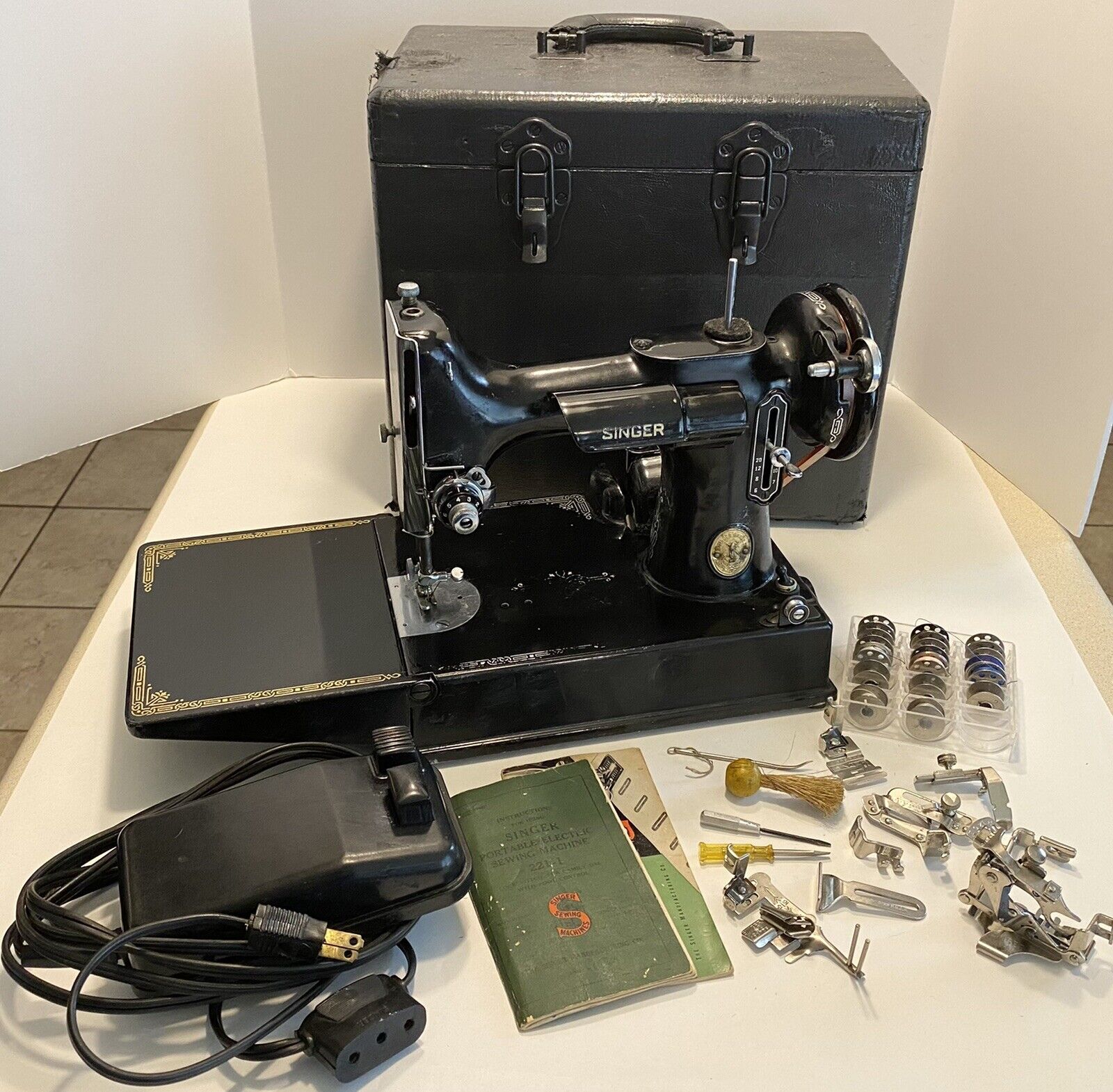 Vintage Singer Portable Electric Sewing Machine 221-1 with Case & Accessories