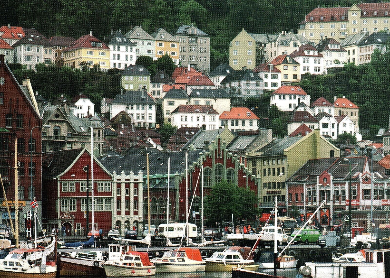 HANDCRAFTED CONTINENTAL SIZE POSTCARD BERGEN NORWAY