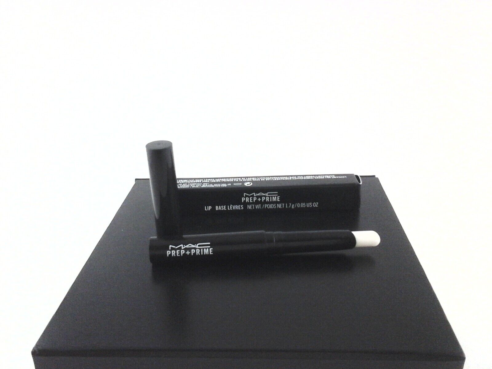 MAC PREP + PRIME Lip Colour-Free Lipstick Base Smoothes Moisture Full Sz .05 oz