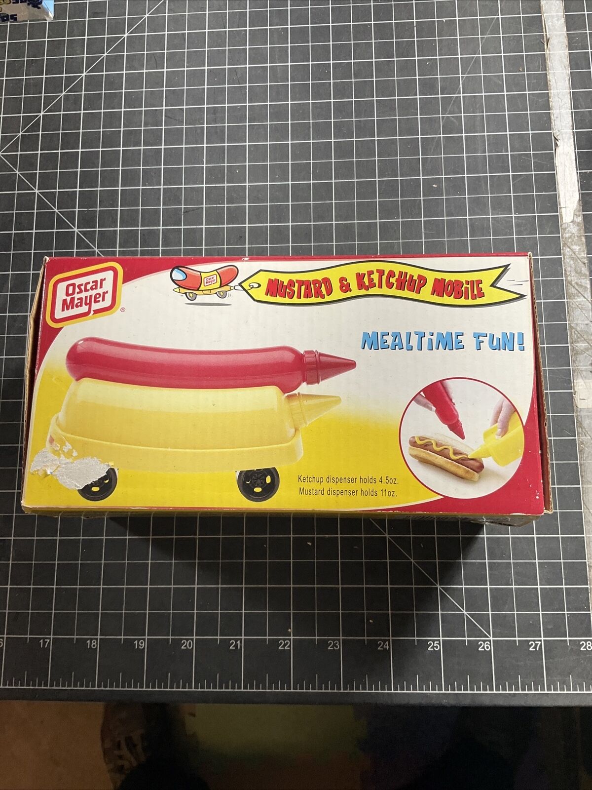 NEW Oscar Mayer Hotdog 11oz Mustard 4.5oz Ketchup Mobile Dispenser Mealtime Fun