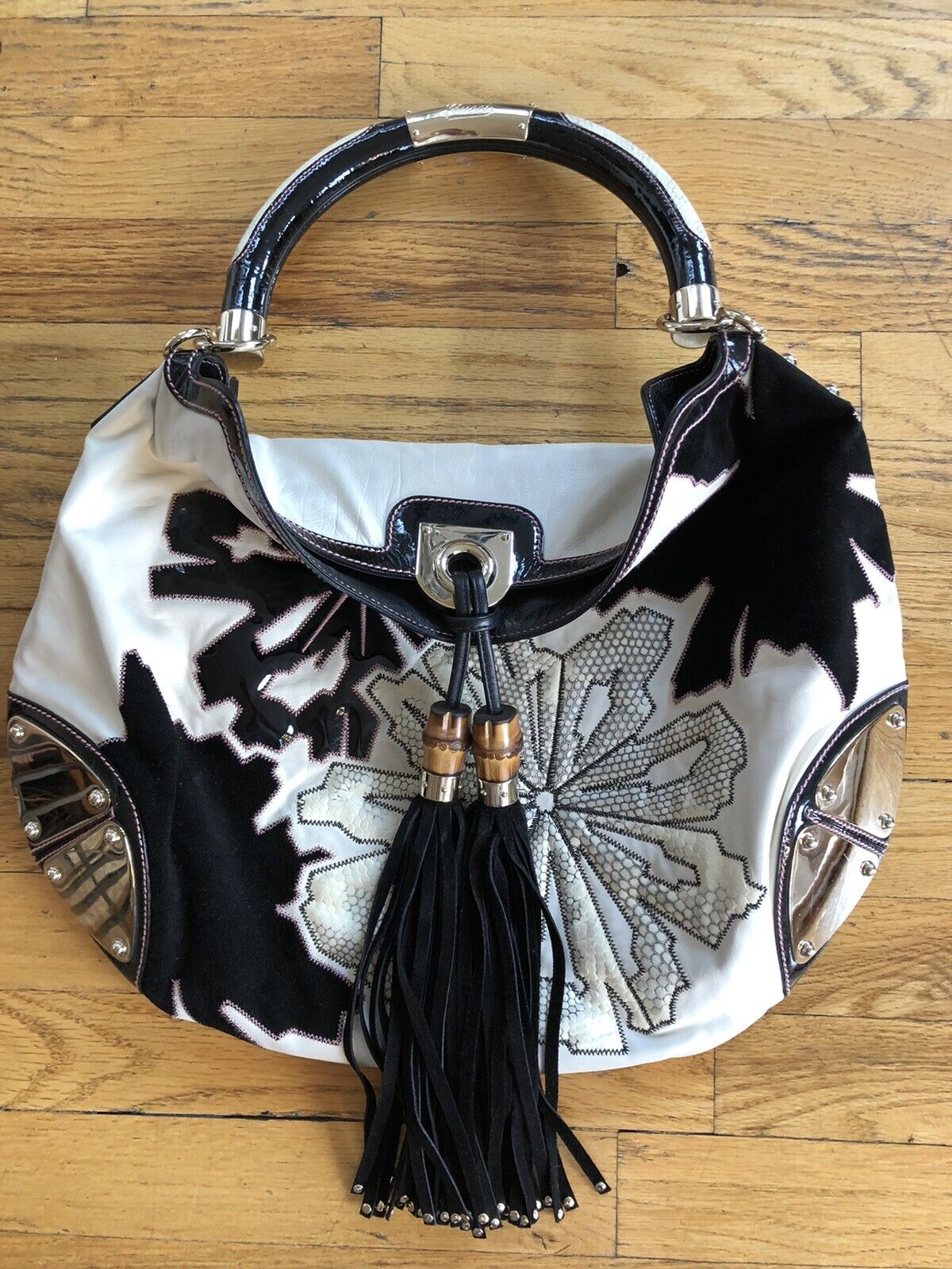 Gucci Indy Baboushka Black White Leather Handbag Bag Satchel Purse