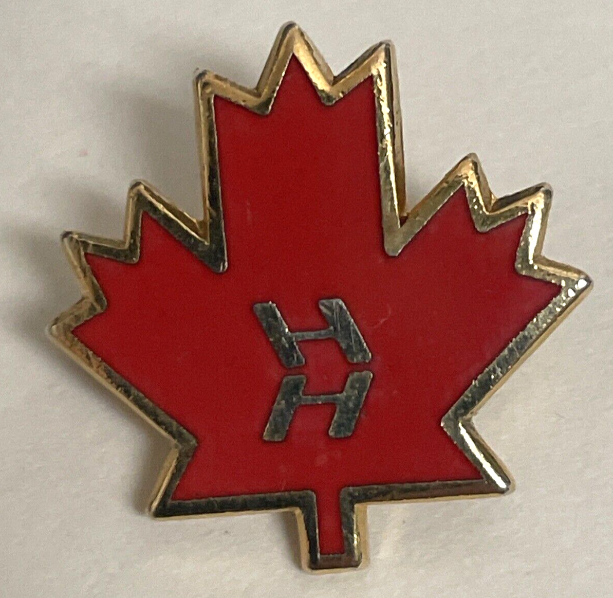 Helly Hansen HH Maple Leaf Canada Norwegian Clothing Sports Retro Hat Lapel Pin