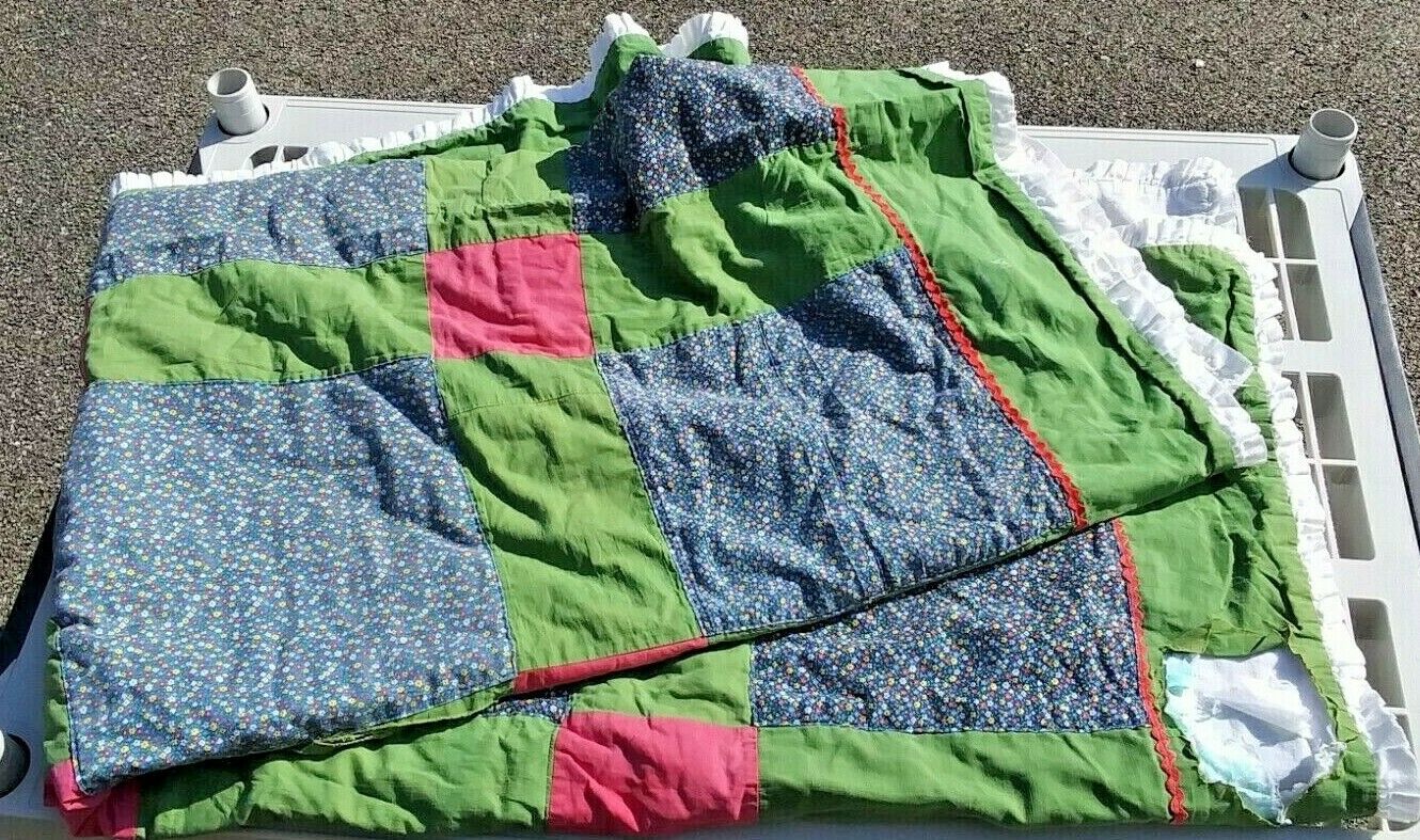Vintage Handmade Green Quilt Completely Handsewn w Patchwork (Torn Project)