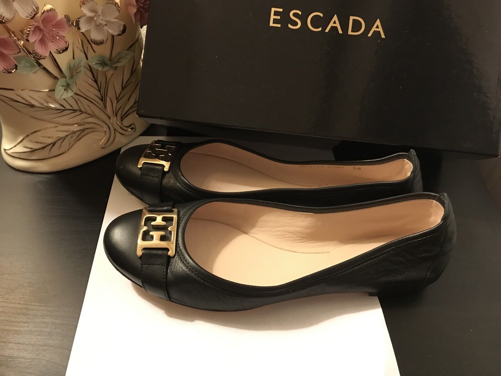 100% Authentic New Escada Genuine Leather Ballet Flats Shoes 38 (8US)Made ITALY