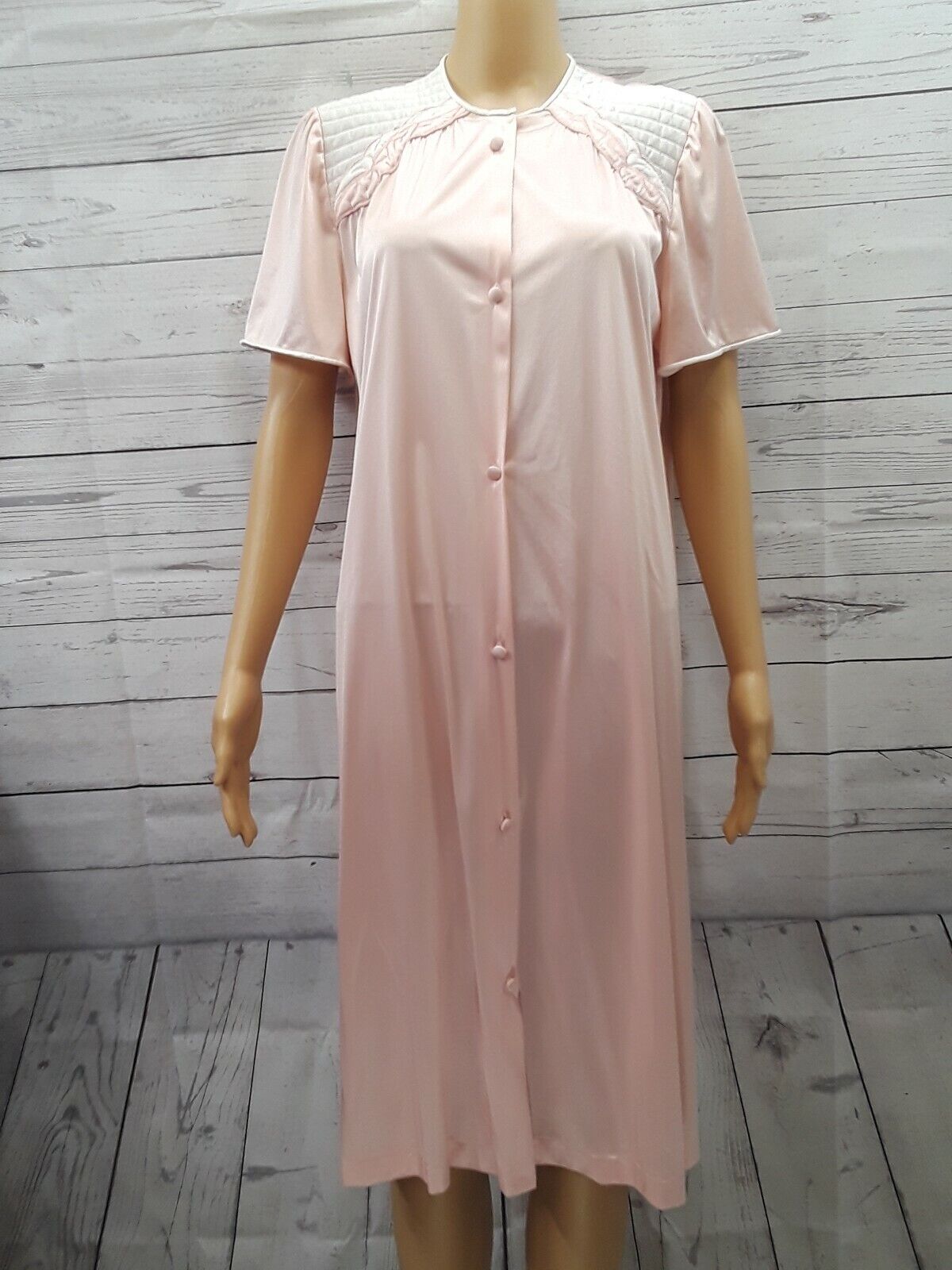 Vtg Vanity Fair Light Pink Front Button Short Sleeve Nightgown Made in USA Sz M