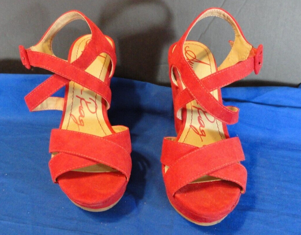 AMERICAN RAG CLIP COMFY RED WEDGE SHOES SIZE WOMENS 9