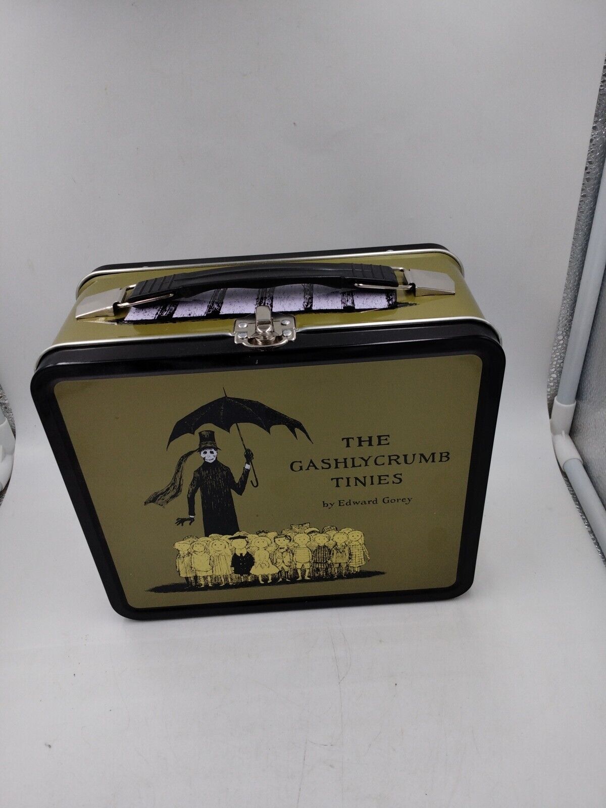 vtg EDWARD GOREY Lunch Box THE GASHLYCRUMB TINIES steampunk tin print book metal