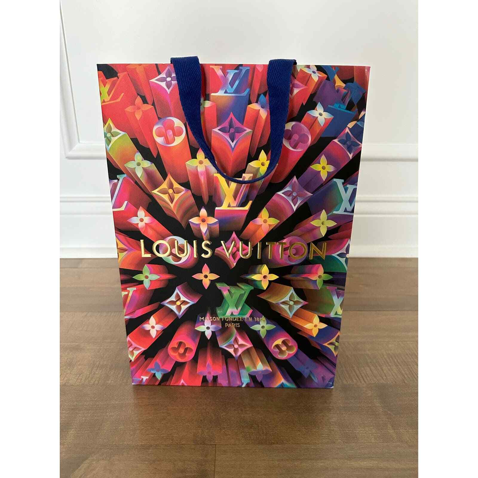 Louis Vuitton Authentic 2019 Limited Edition Holiday Shopping Bag