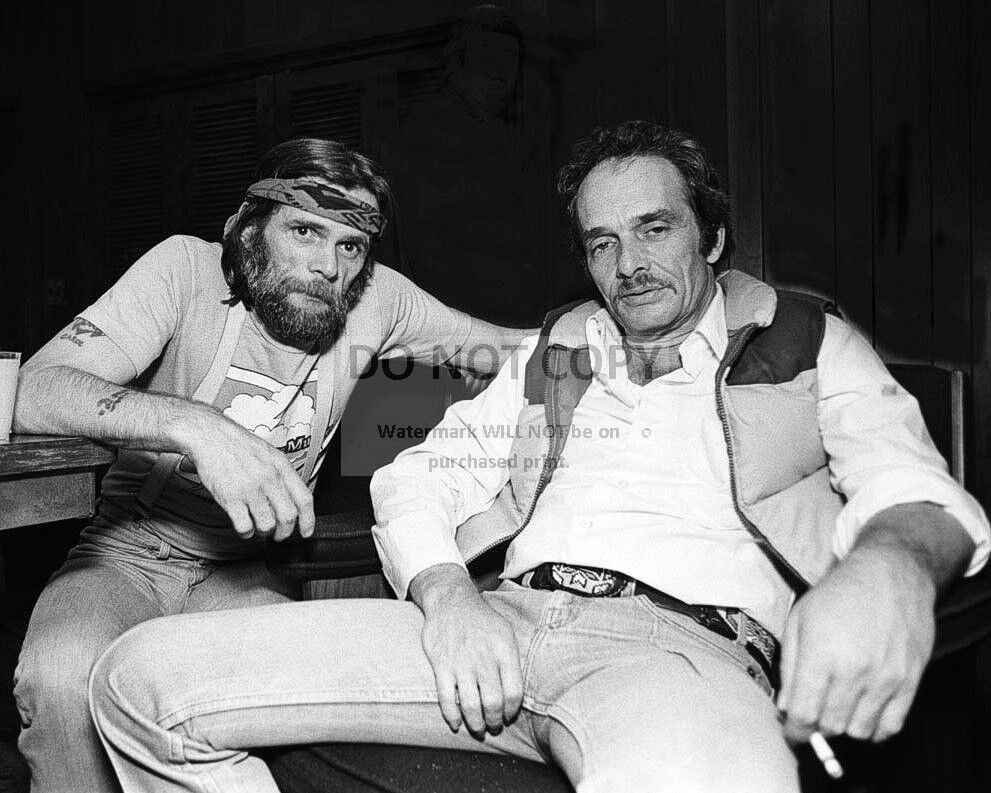MERLE HAGGARD & JOHNNY PAYCHECK COUNTRY LEGENDS - 8X10 PUBLICITY PHOTO (ZY-102)