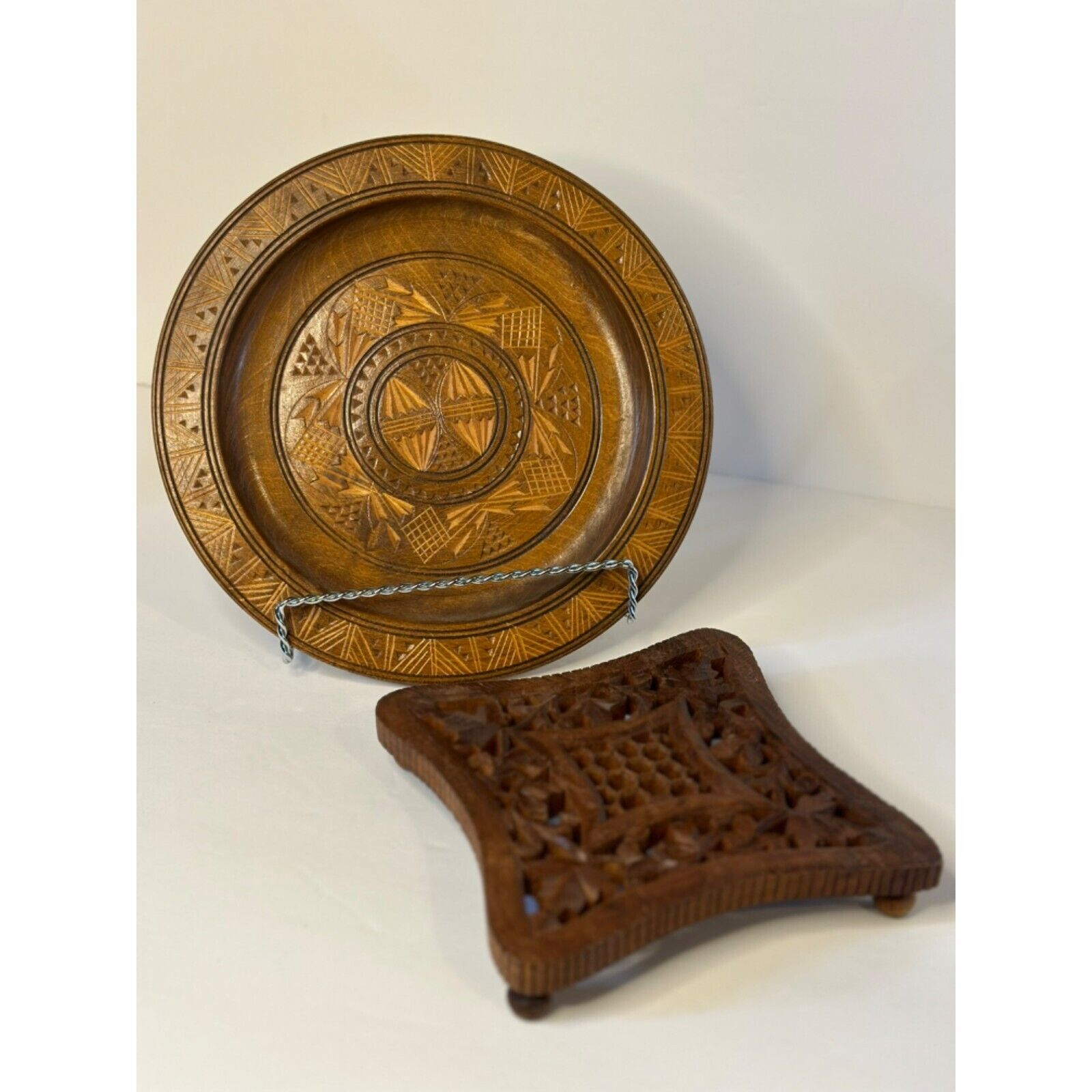 VTG 70‘s Hand Carved Wooden Wall Plate Bohemian - Rustic Home & Wooden Trivet