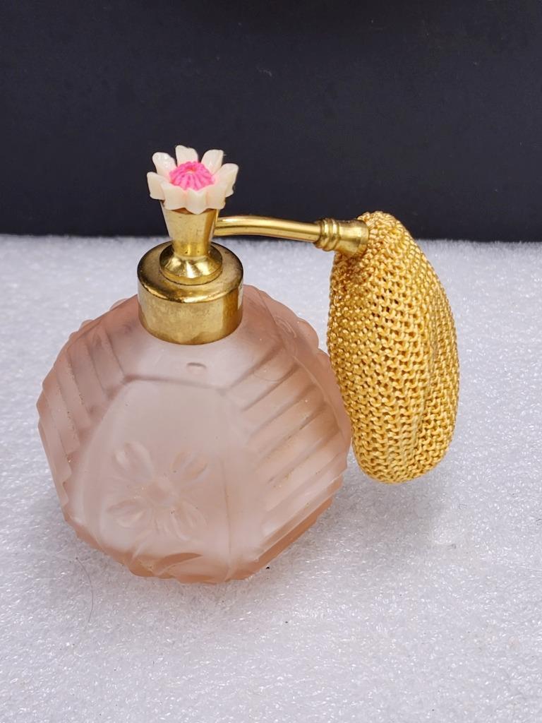 Vintage Pink Glass W/ Flower Irice I.W Rice Perfume Bottle W/Flower Top Bag Hard
