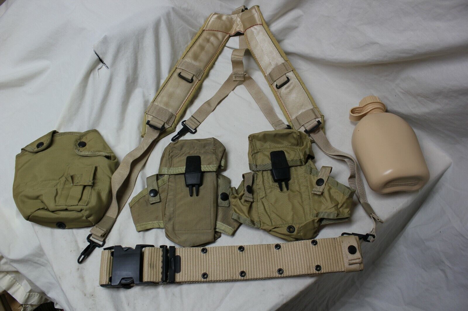 US Military Issue Alice Field Gear Belt Suspenders Ammo Pouches Canteen Medium
