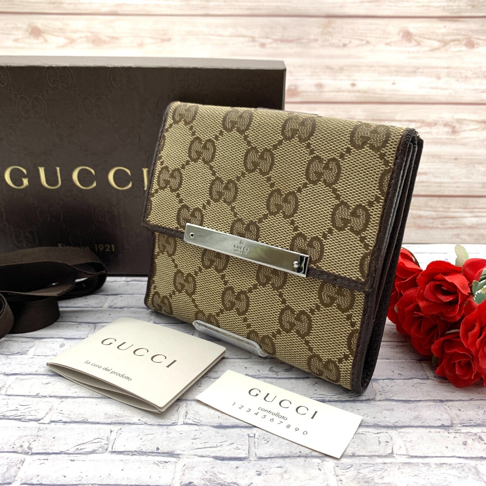GUCCI GG Logo Bifold Wallet Canvas from JAPAN