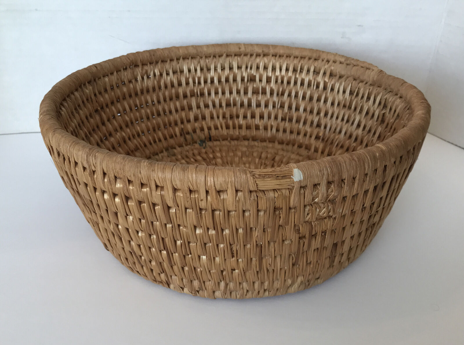 Vintage Zhejiang Handicrafts Chinese Wicker Rattan Woven round Basket