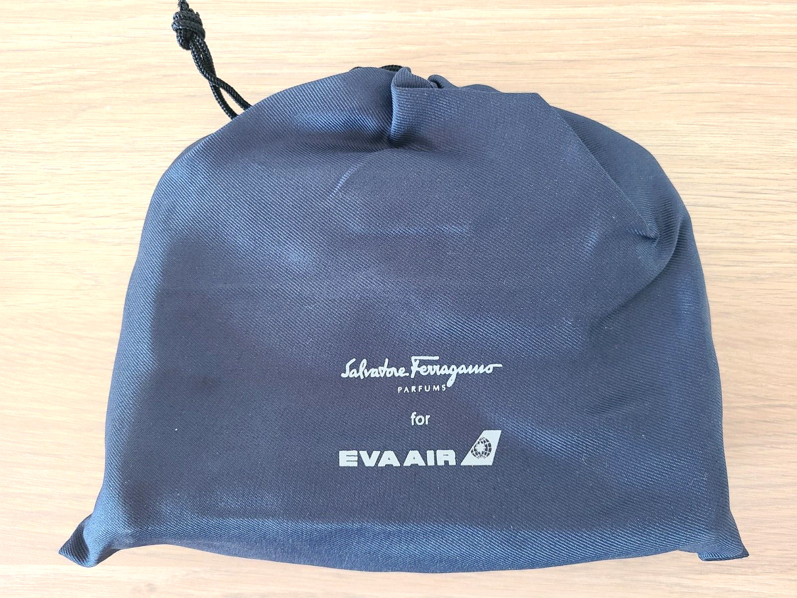 Salvatore Ferragamo for Eva Air Royal Laurel Business Class Amenity Kit