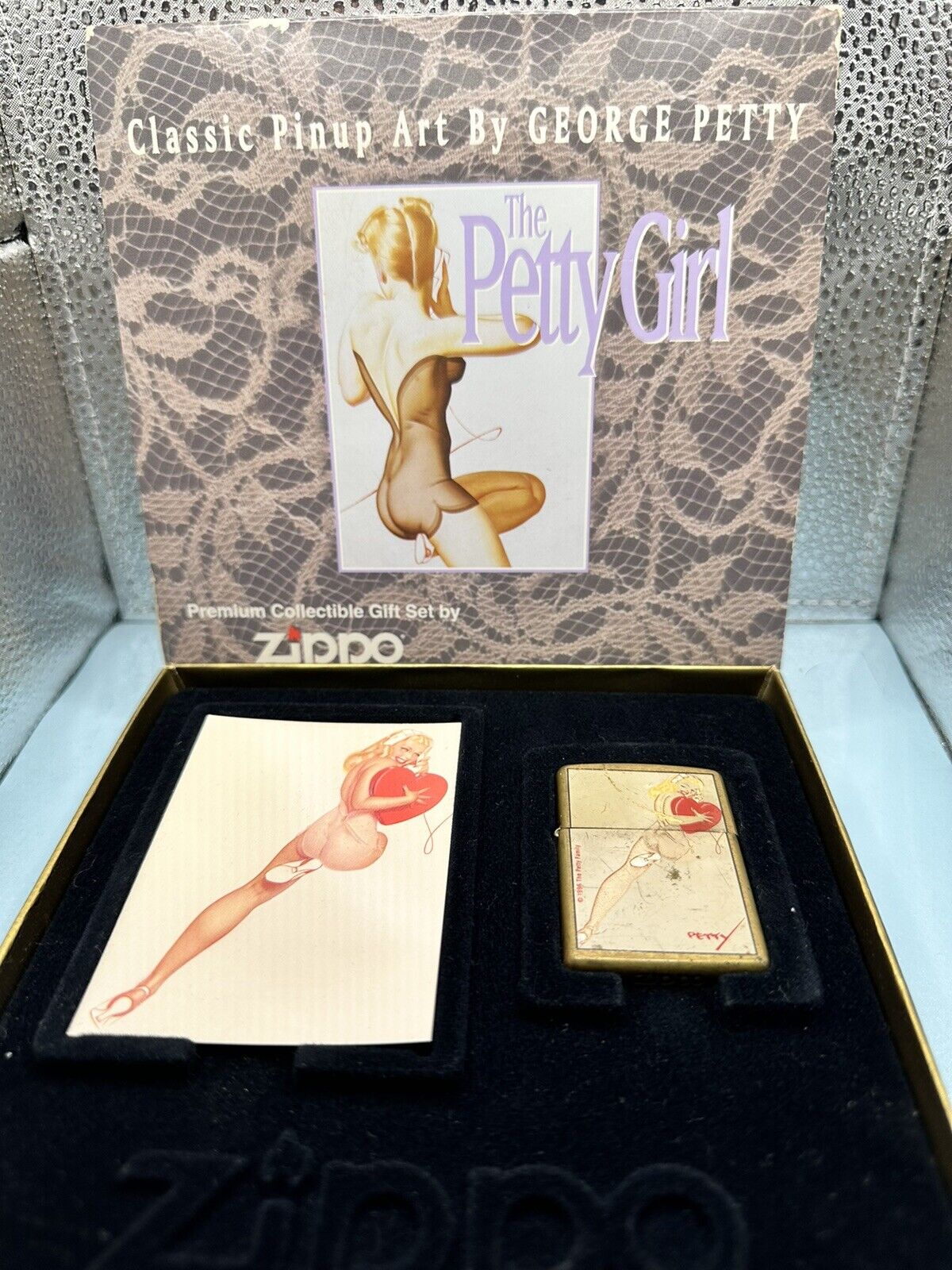 Limited Edition Vintage 1997 Heart Petty PinUp Girl Zippo Lighter
