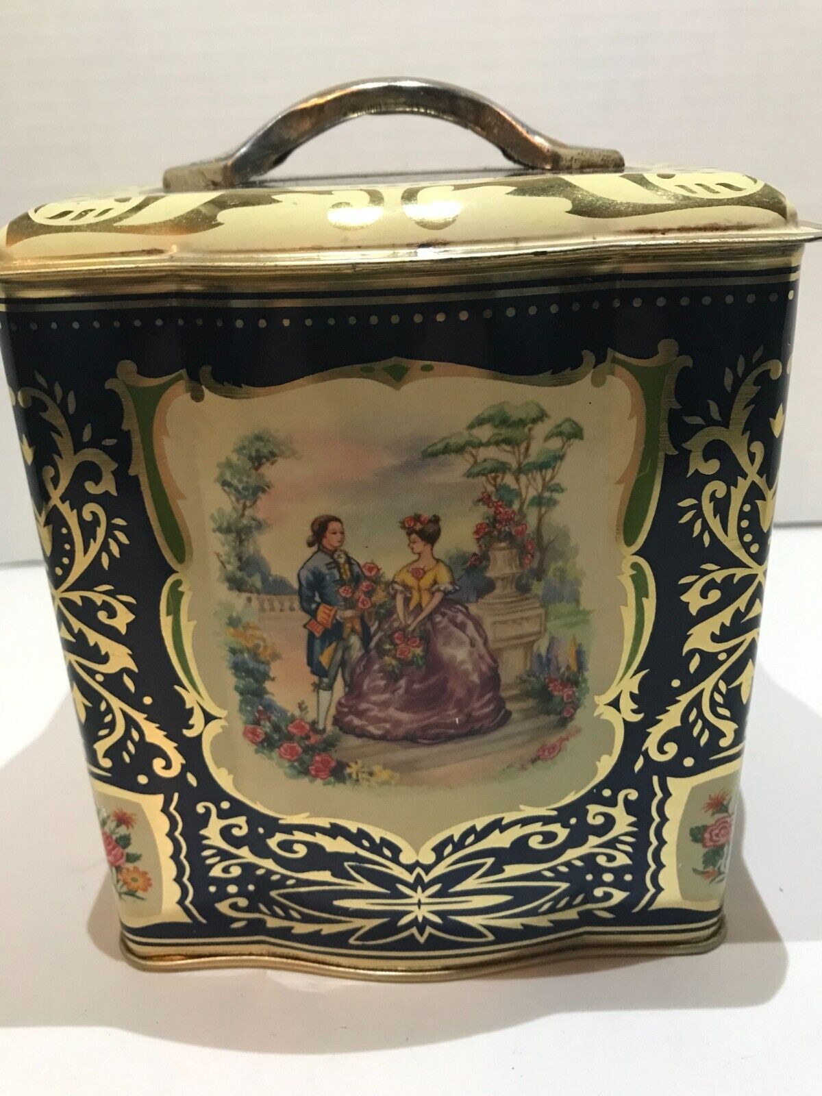 Vintage Britannia Toffee Courting couple Motif Blue & Gold Collectable Tin