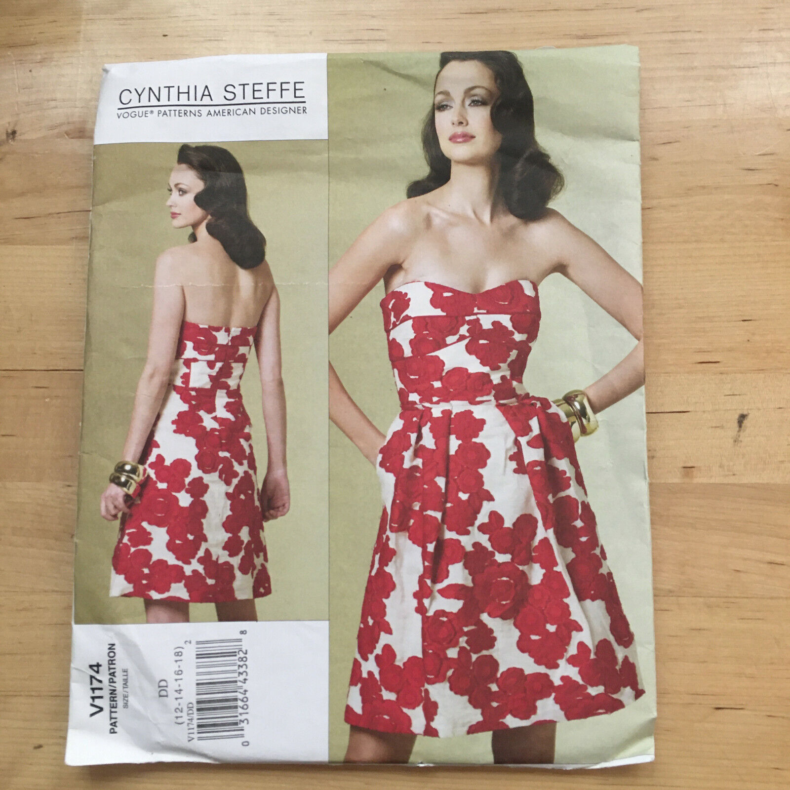 Vogue Cynthia Steffe pattern V1174 women\'s sleeveless dress DD sizes 12-18